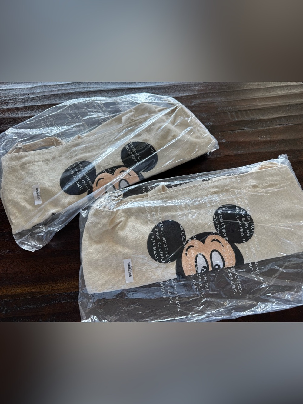 New in bag, BAGGU Zippered Mickey Tote❤️ 🖤 - Picture 4 of 4